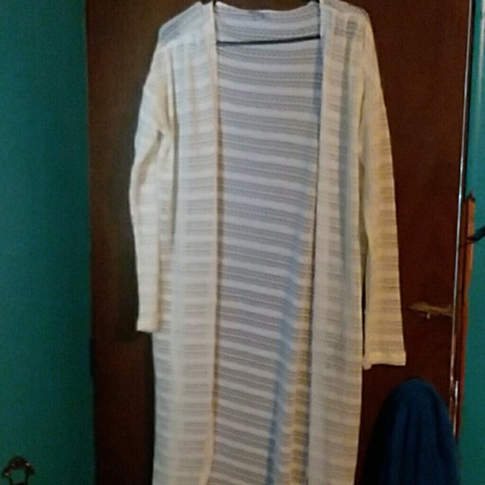 Light sweater for over dresses